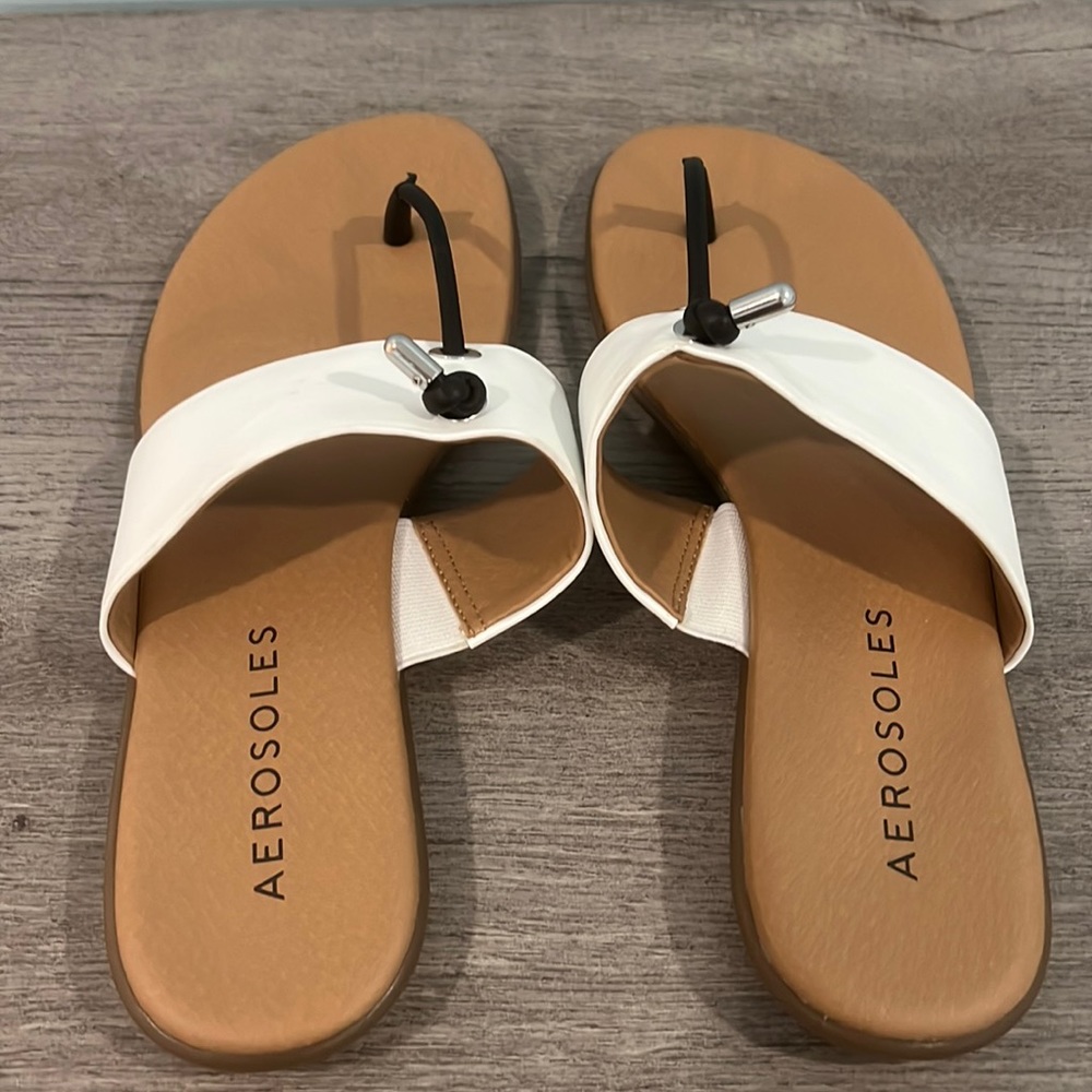 Brand new Aerosoles women’s size 8 sandals